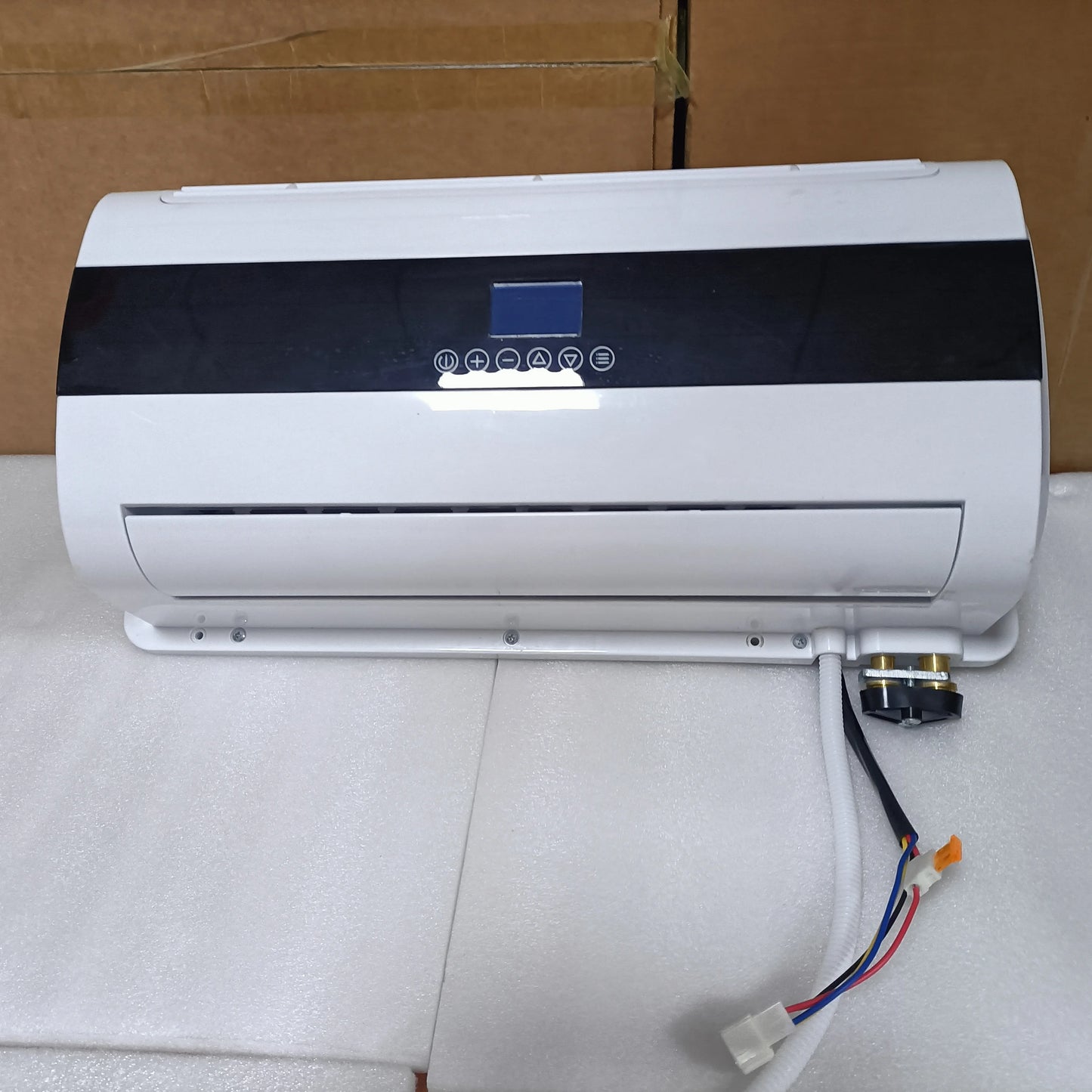 Remote Control Auto Portable Widely Application 12v 24 Volt Car Air Conditioner For Diesel Generator Truck New Energy Vehicle RV
